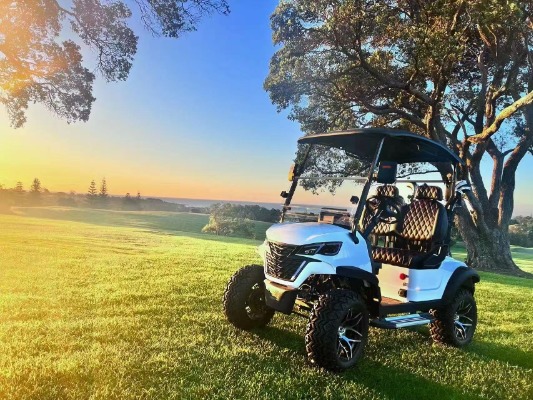 Golf Clubs & Courses